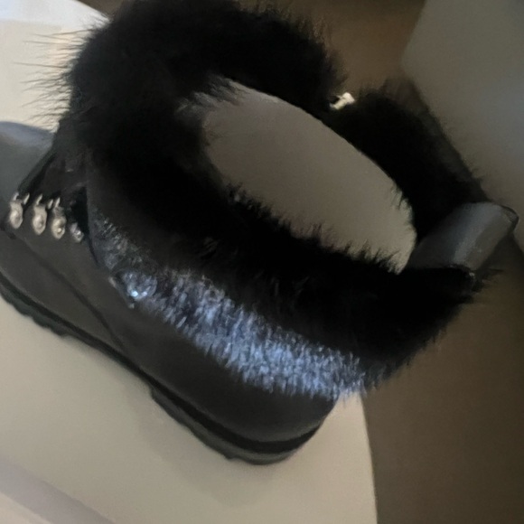 π Rebecca Minkoff Jaylin Fur Boot - Picture 13 of 17